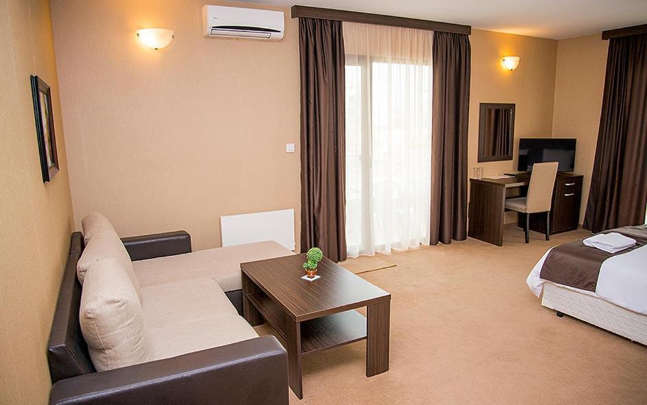 Семеен Хотел Естило Hotel Dimitrovgrad  Luaran gambar